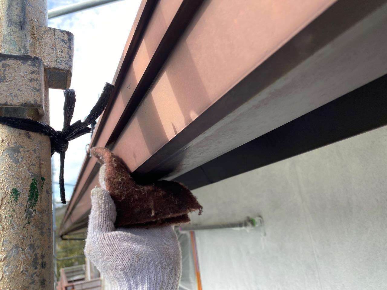 【雨樋塗装】ケレン作業