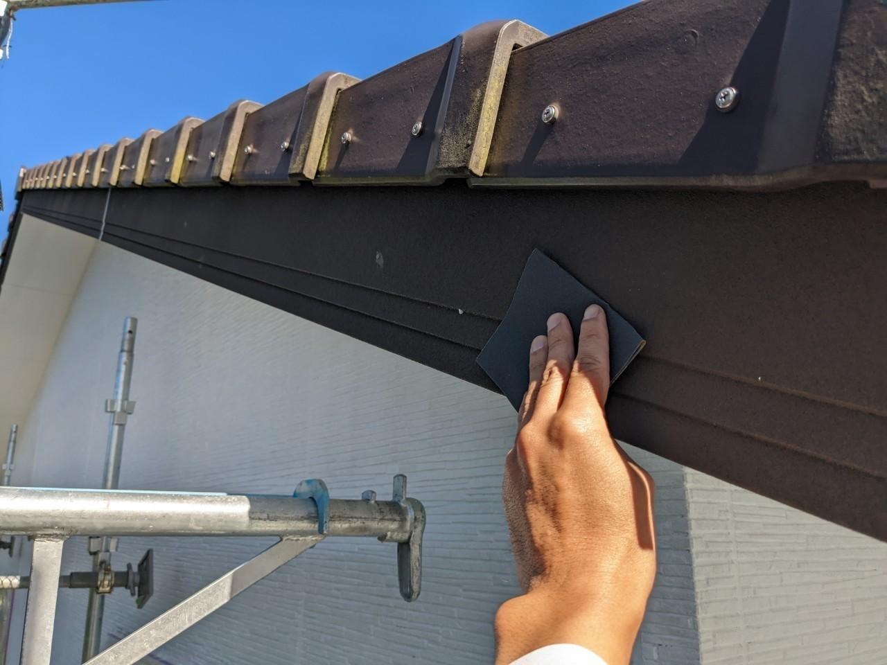 【破風・鼻隠し塗装】ケレン作業