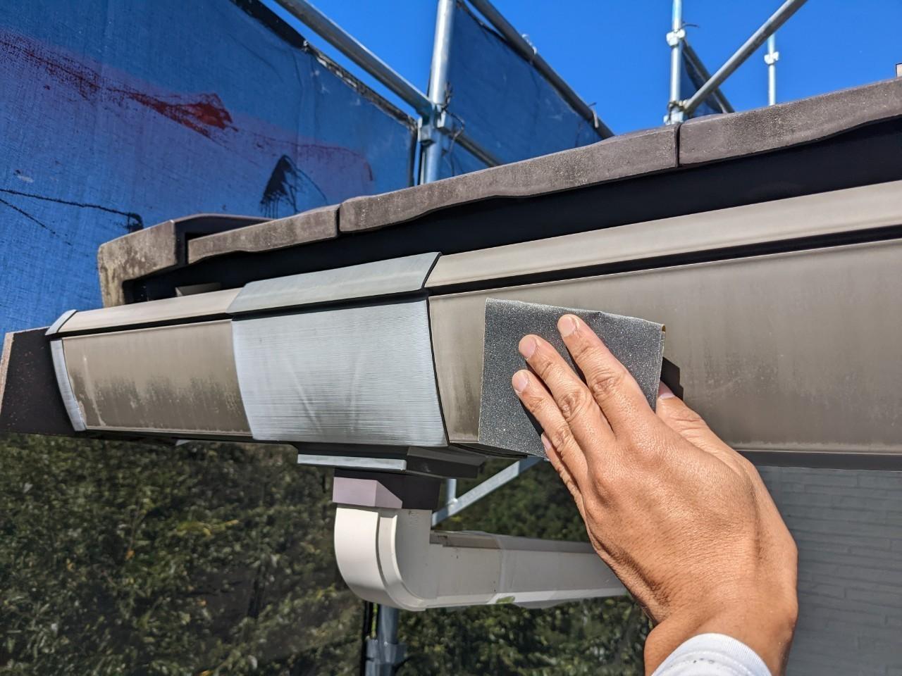 【雨樋塗装】ケレン作業