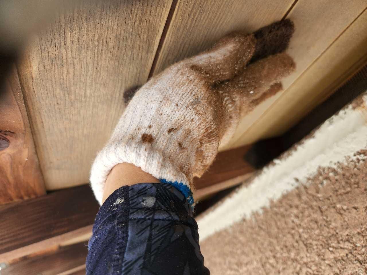 【軒天塗装】ケレン作業