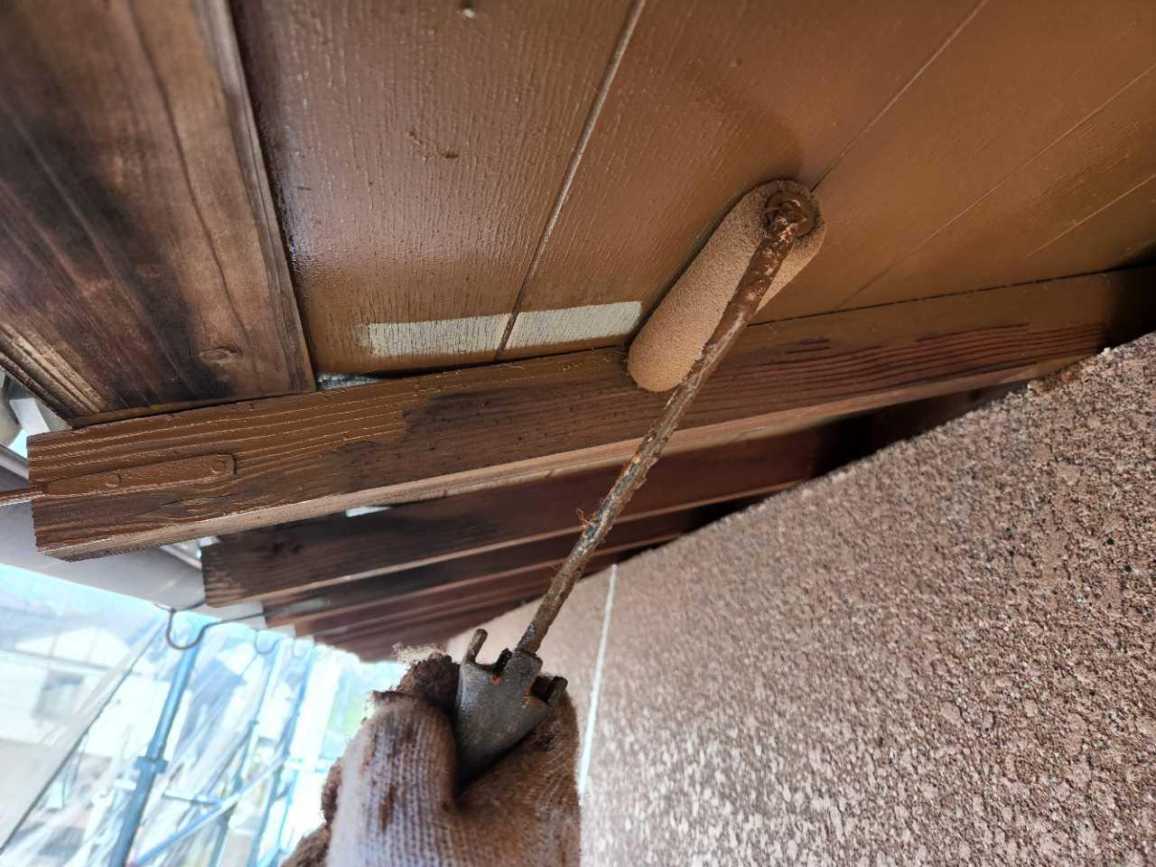 【軒天塗装】下塗り