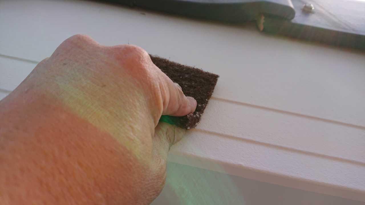 【破風・鼻隠し塗装】ケレン作業