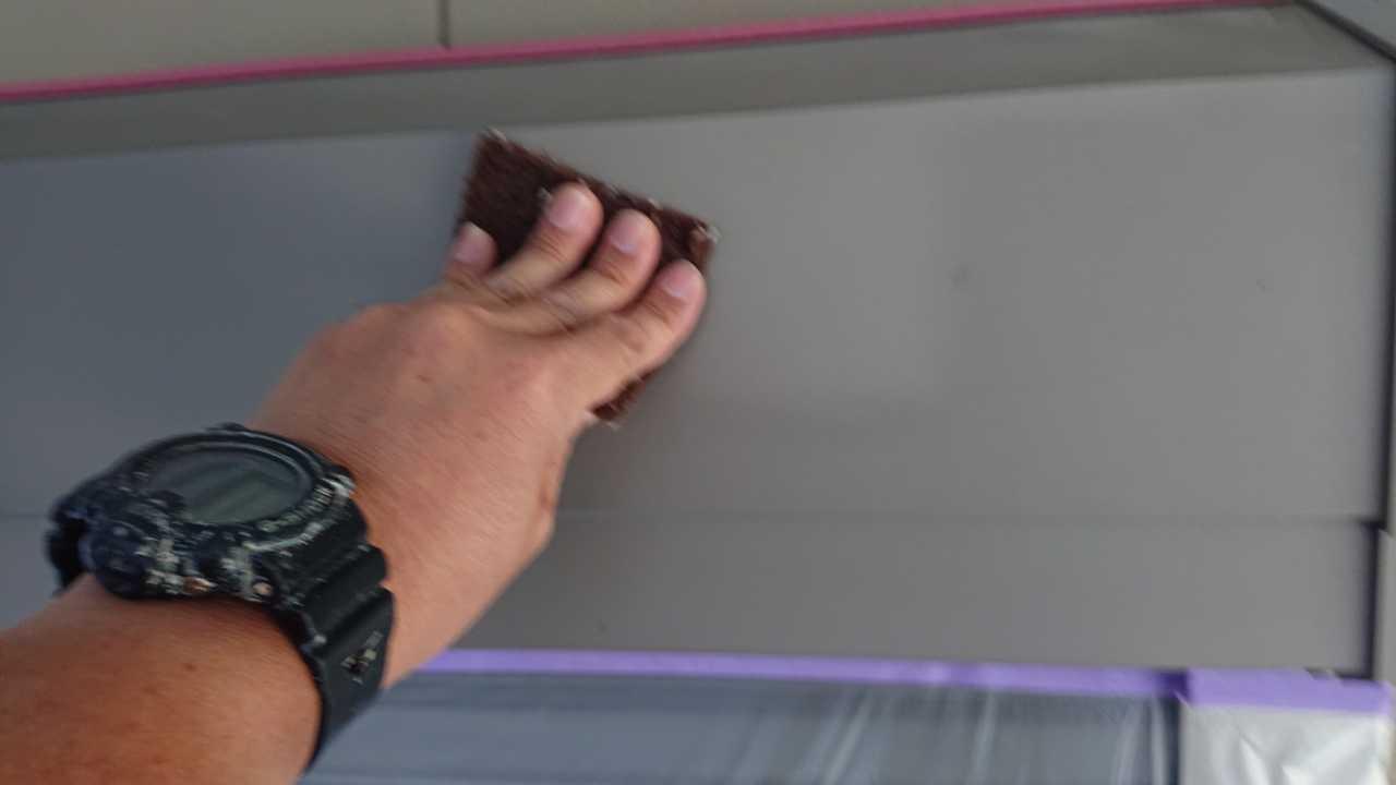 【シャッターボックス塗装】ケレン作業