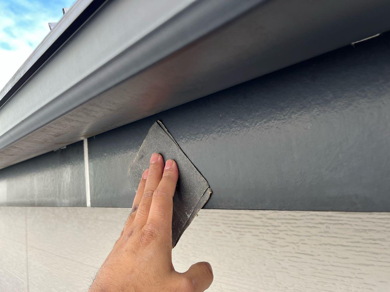 【破風・鼻隠し塗装】ケレン作業