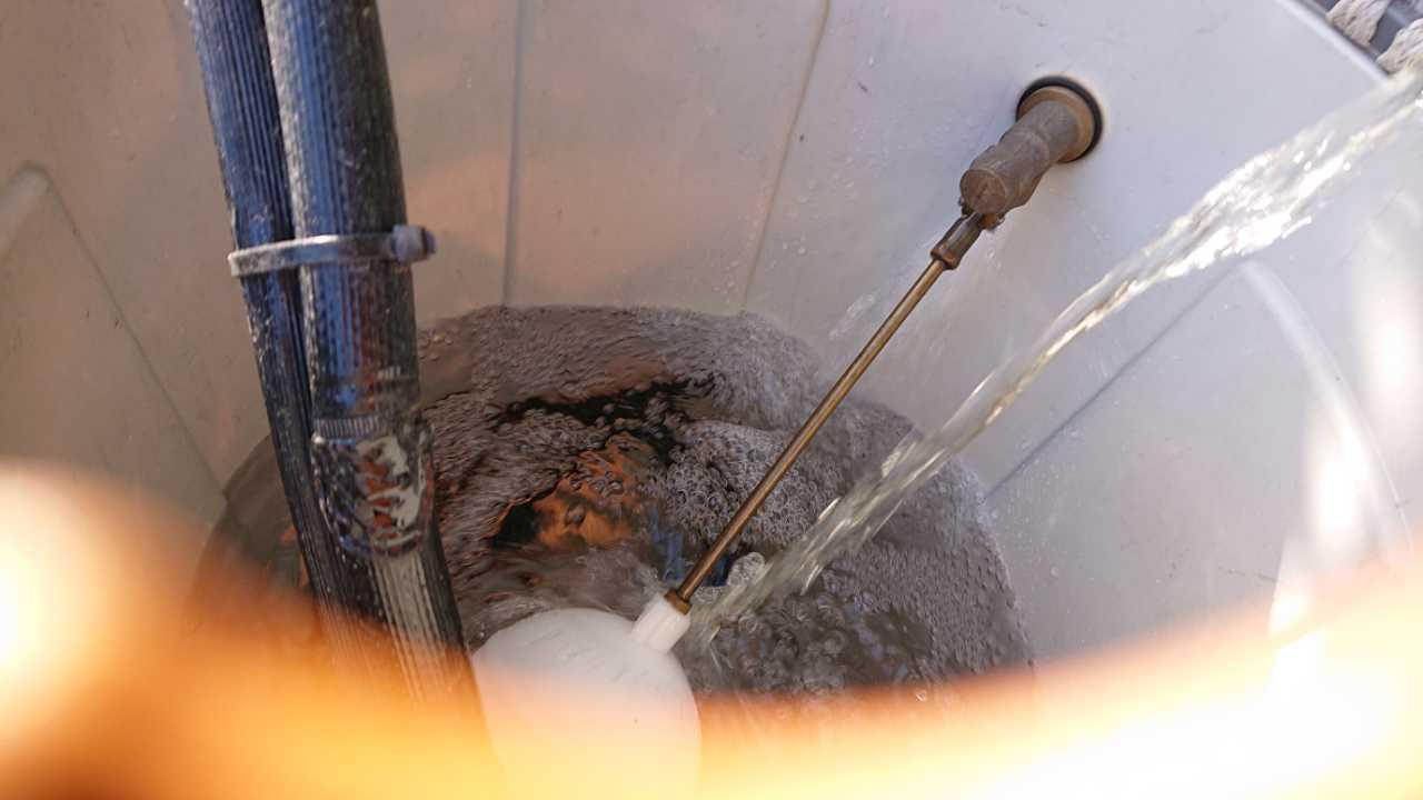 【バイオ洗剤準備】原液混入