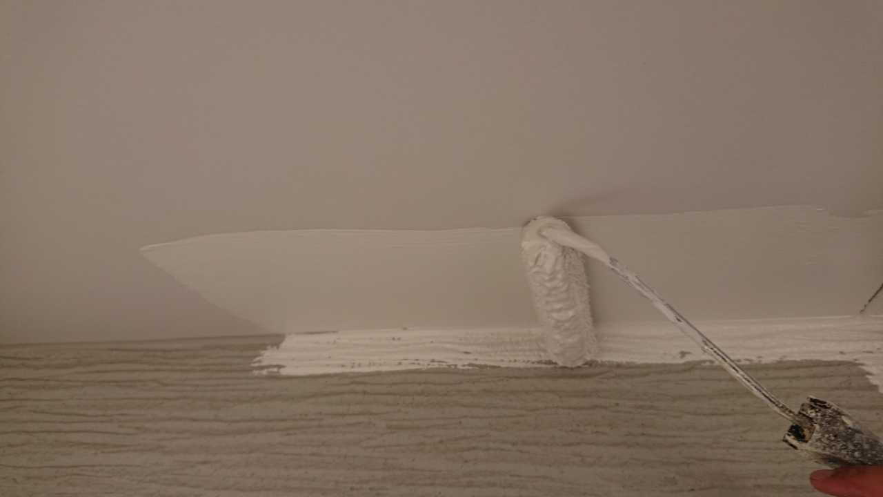 【軒天塗装】下塗り