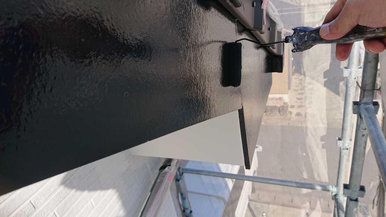 【破風・鼻隠し塗装】上塗り