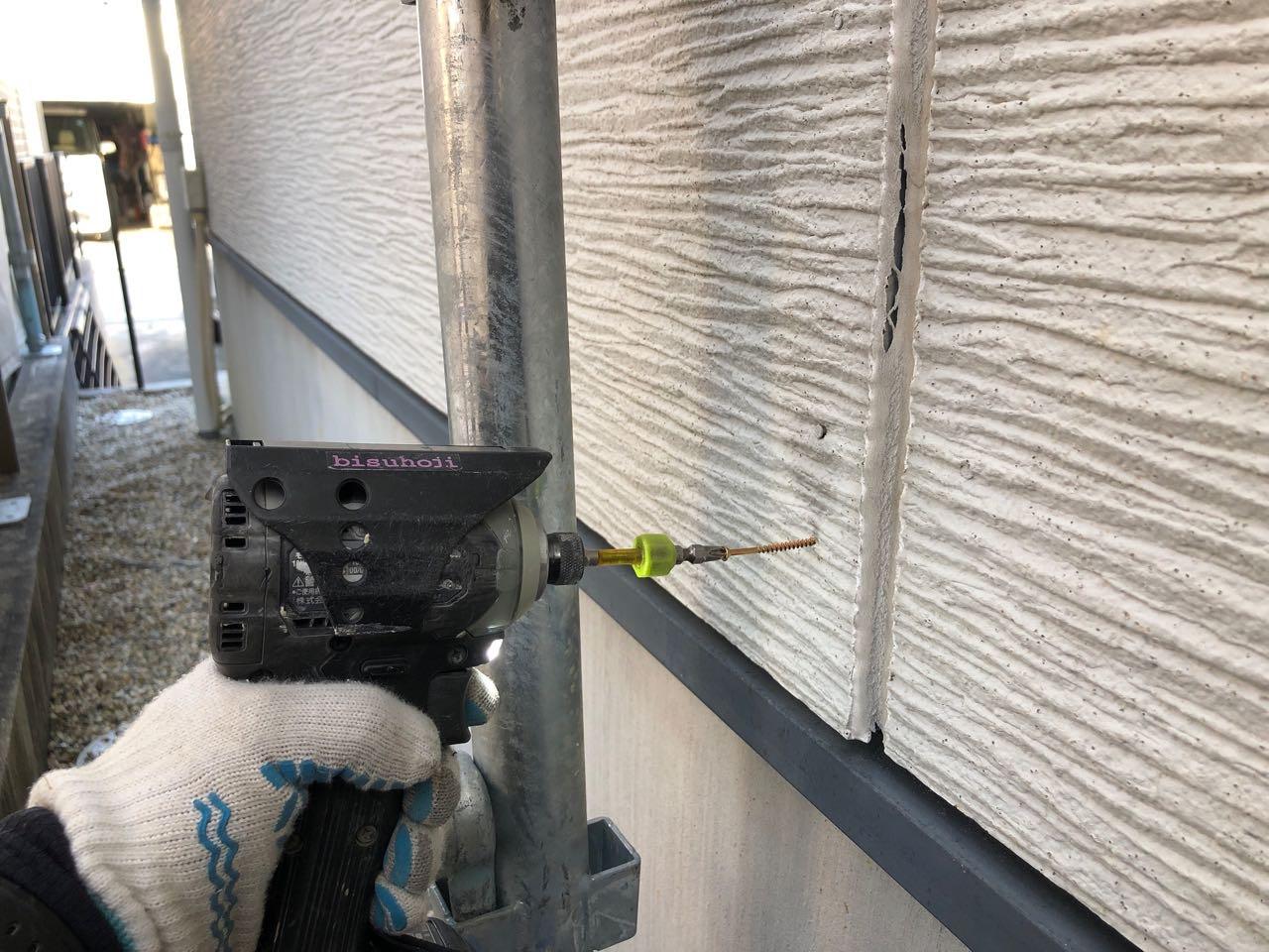 【サイディング補修】浮き直し