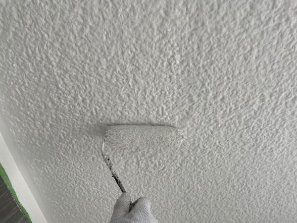 【軒天塗装】下塗り