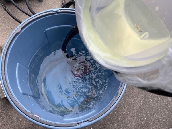 【バイオ洗剤準備】原液混入