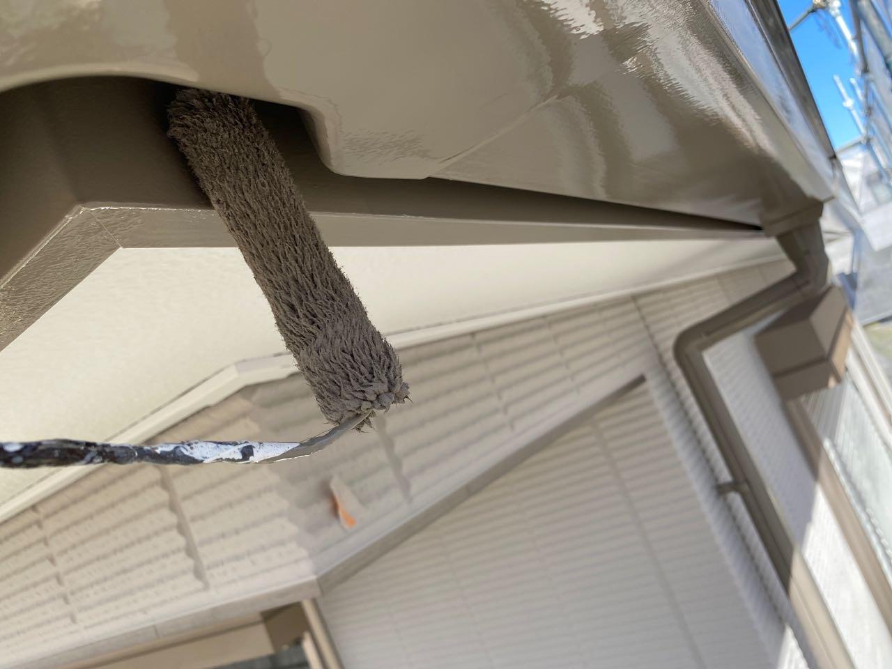 【破風・鼻隠し塗装】上塗り