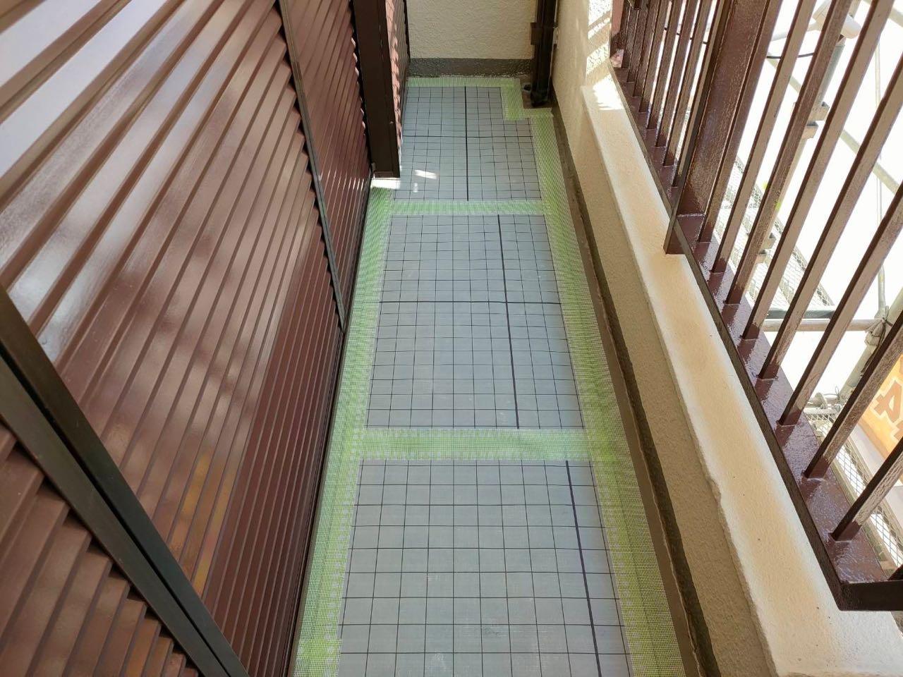 【防水工事】メッシュ貼り