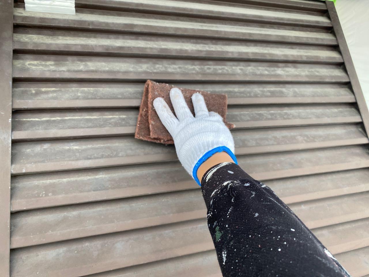 【雨戸塗装】ケレン作業