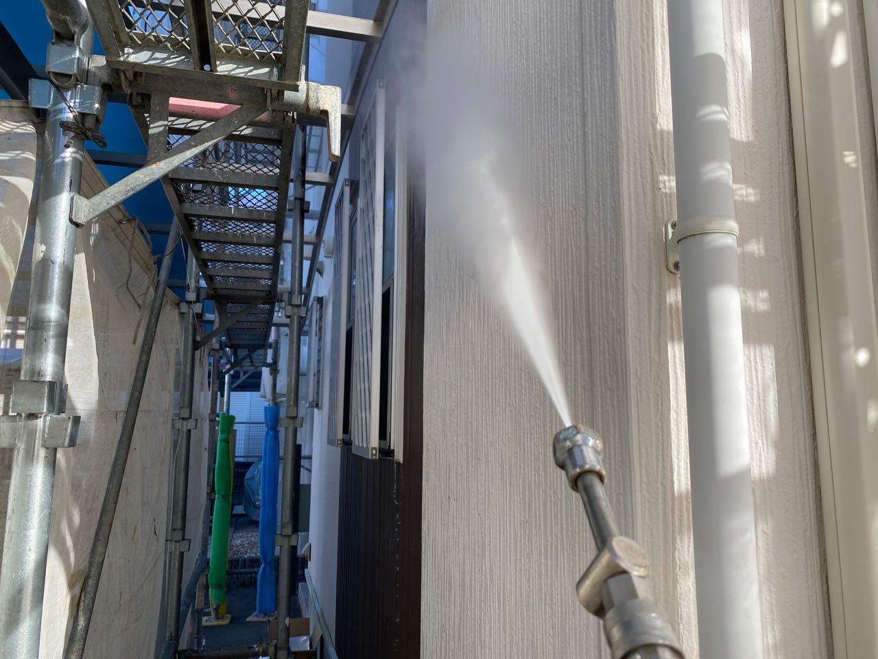【外壁洗浄】バイオ洗剤塗布