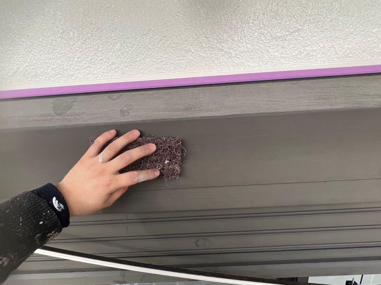 【シャッターボックス塗装】ケレン作業