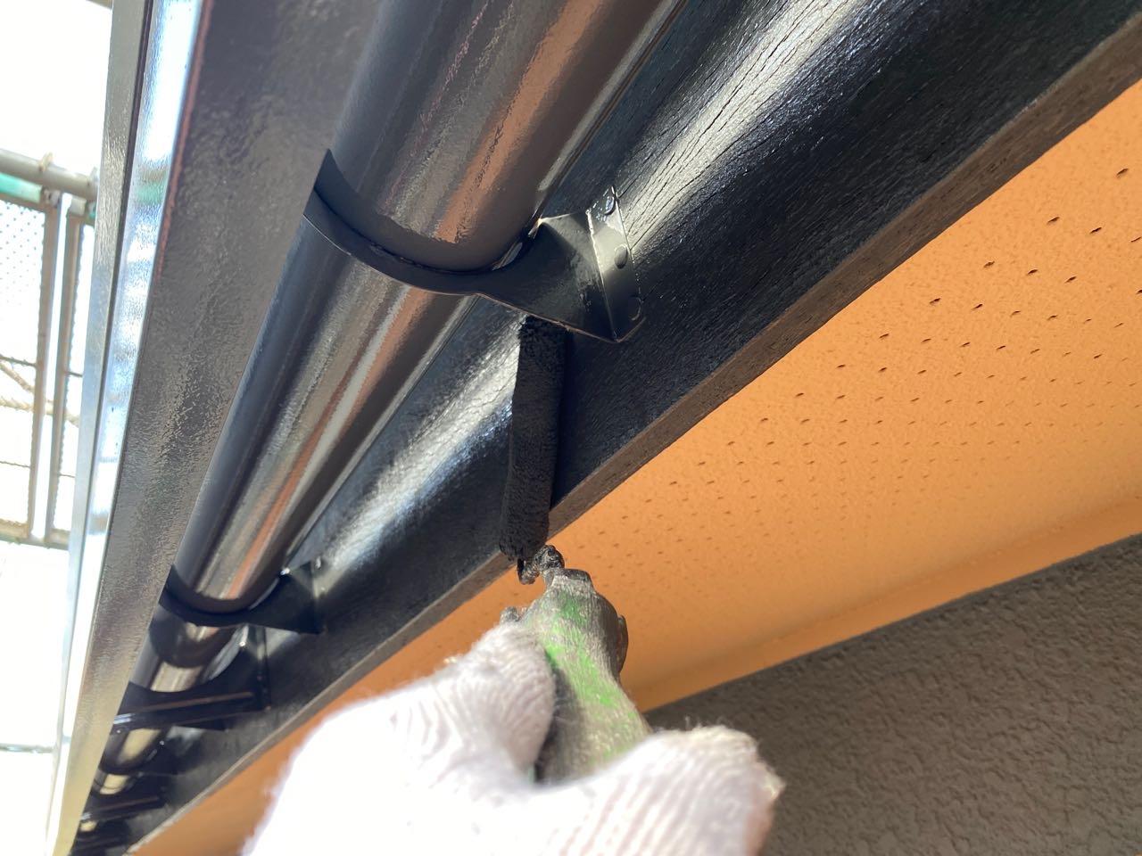 【破風・鼻隠し塗装】上塗り