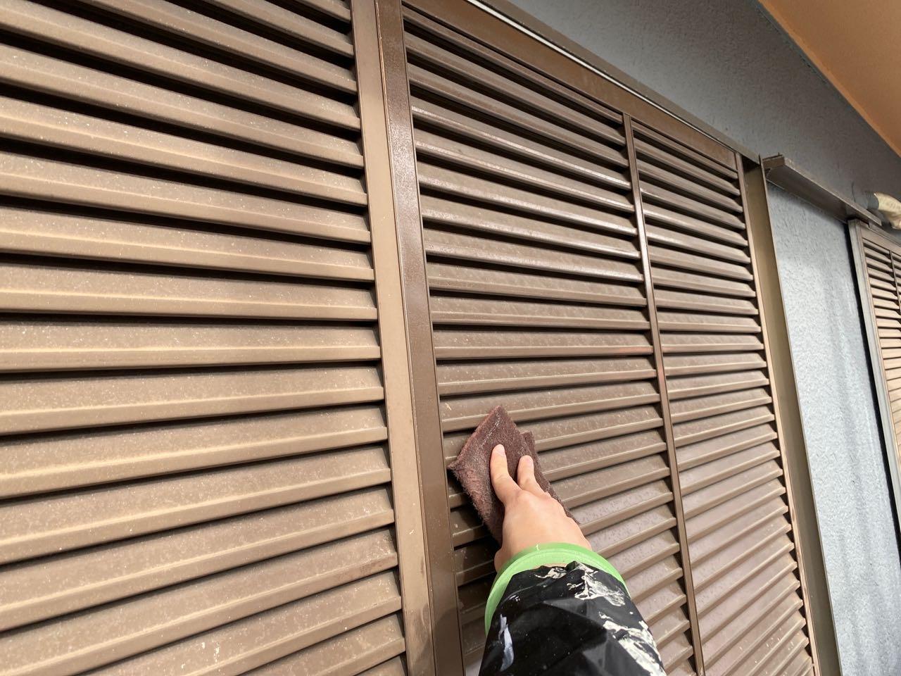 【雨戸塗装】ケレン作業