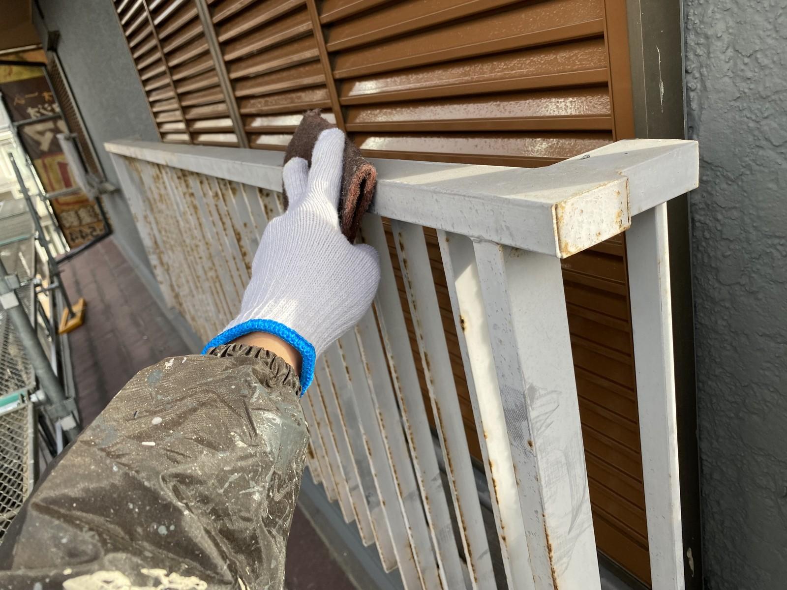 【笠木塗装】ケレン作業