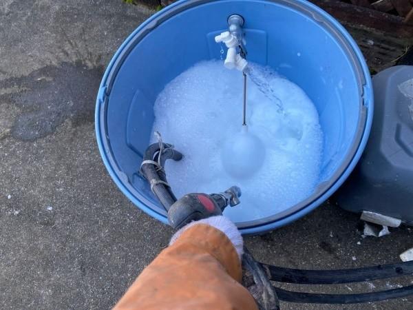 【バイオ洗剤準備】洗浄液攪拌