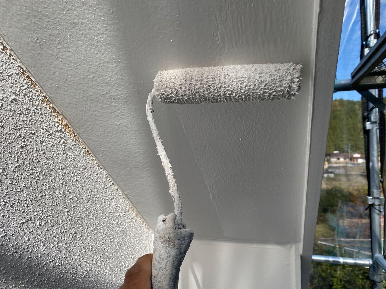 【軒天塗装】下塗り