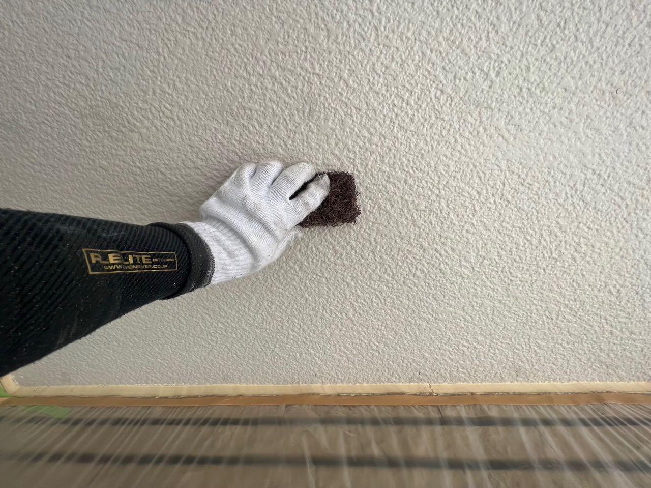 【軒天塗装】ケレン作業