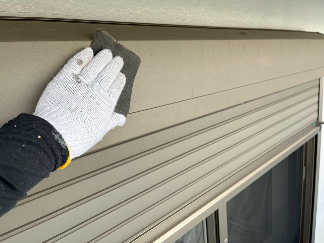 【シャッターボックス塗装】ケレン作業