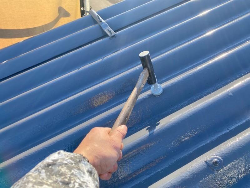 【屋根棟板金塗装】仕上げ塗装1回目