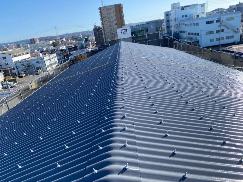 【屋根棟板金塗装】仕上げ塗装2回目