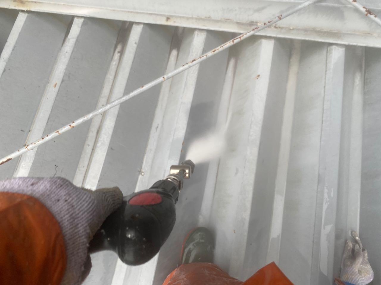 【屋根洗浄】高圧水洗浄