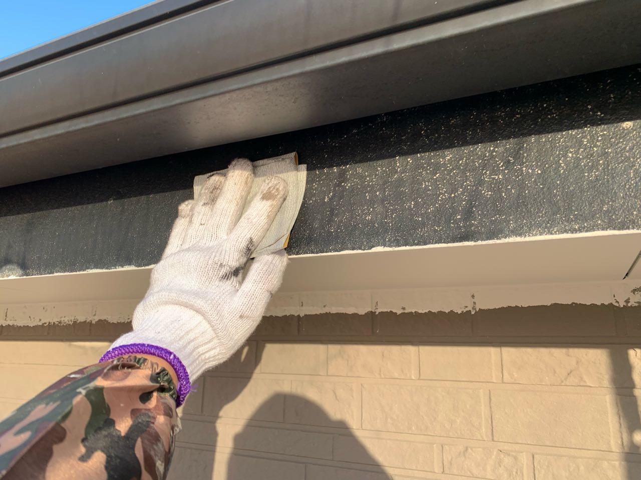 【破風・鼻隠し塗装】ケレン作業