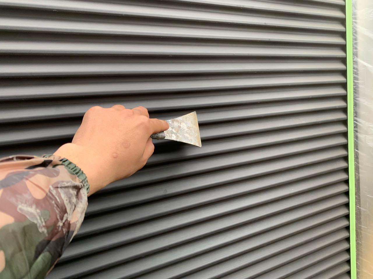 【雨戸塗装】ケレン作業