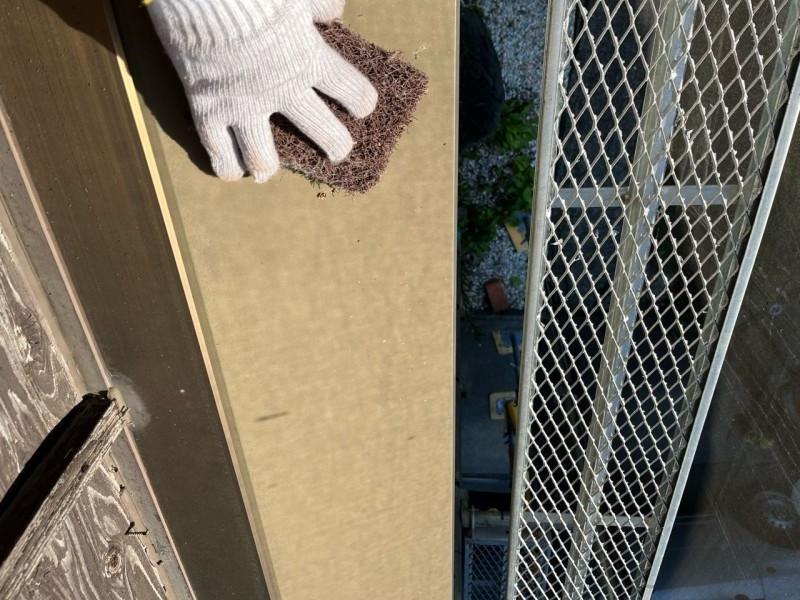 【シャッターボックス塗装】ケレン作業