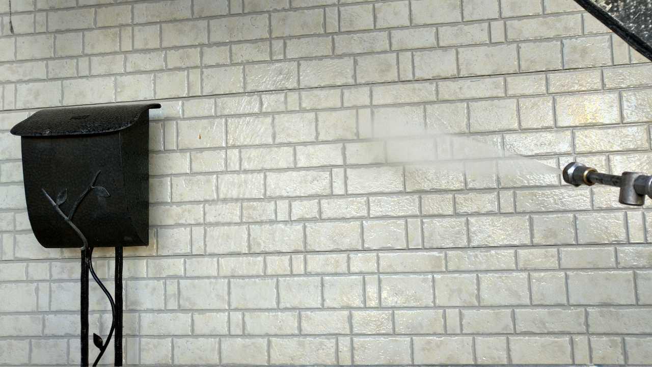 【外壁洗浄】バイオ洗剤塗布