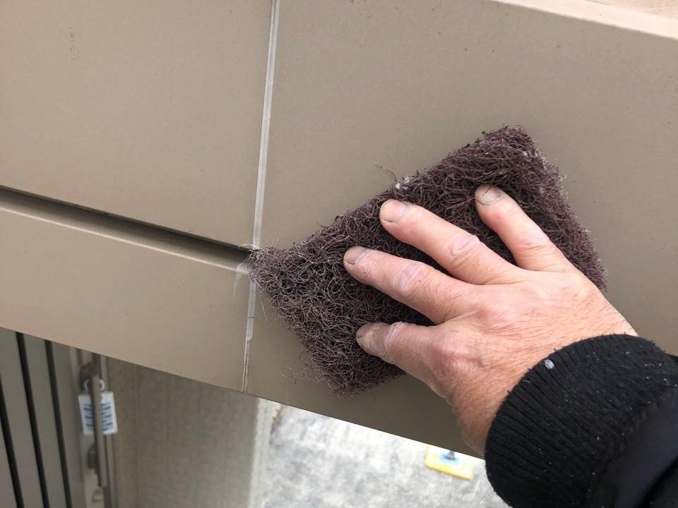 【庇塗装】ケレン作業