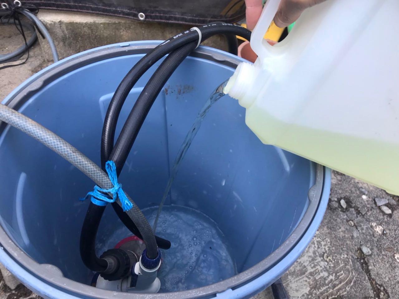 【バイオ洗剤準備】原液混入