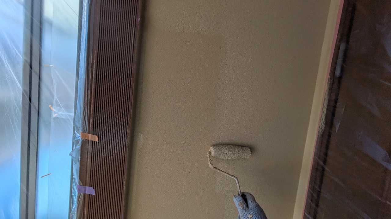 仕上げ塗装2回目です。