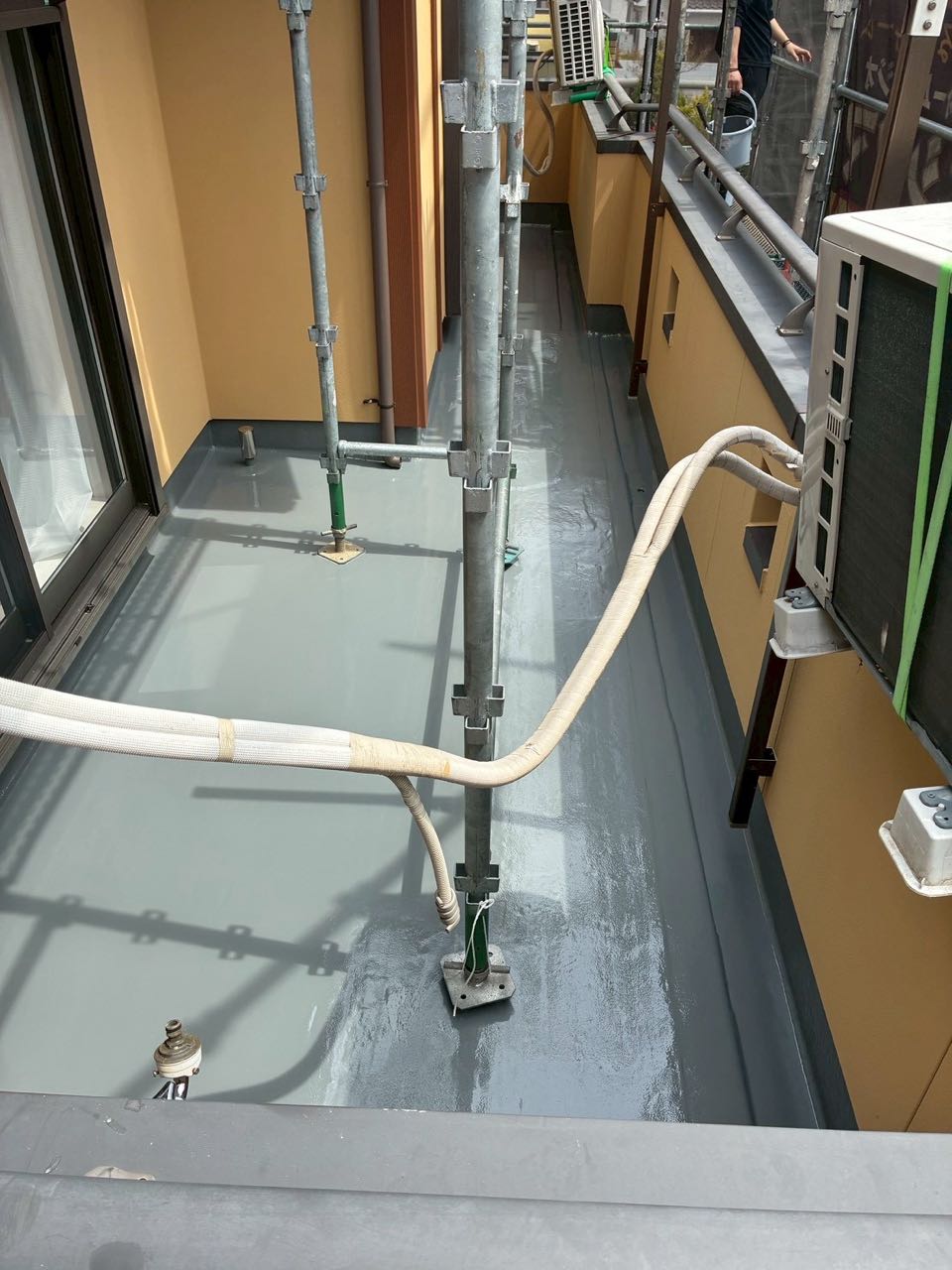 ウレタン防水塗布2回目。