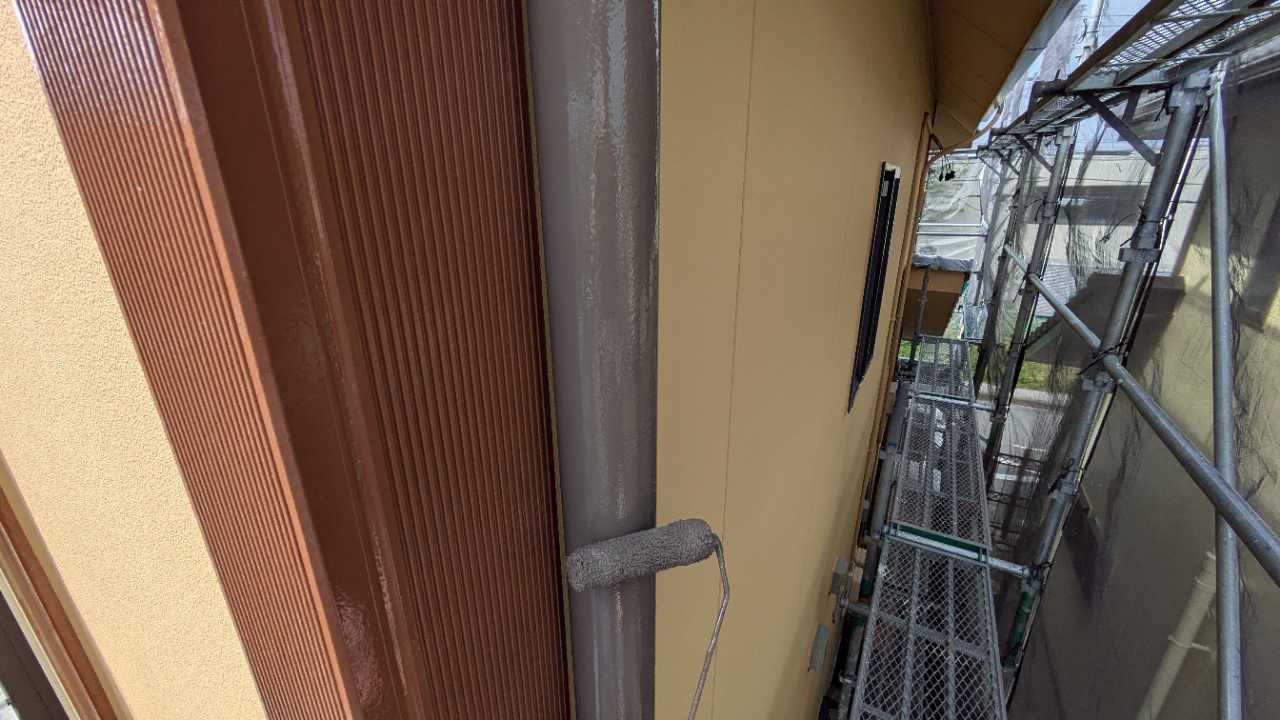 仕上げ塗装2回目です。