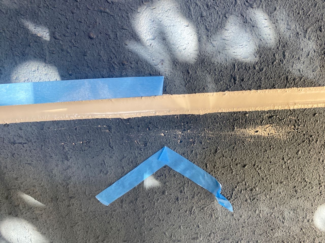 マスキングを剥がします。