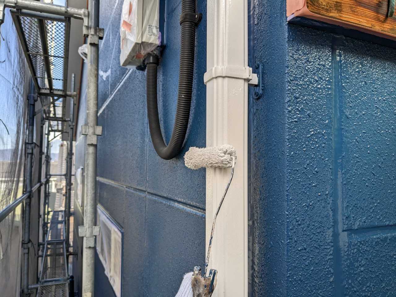 仕上げ塗装2回目です。