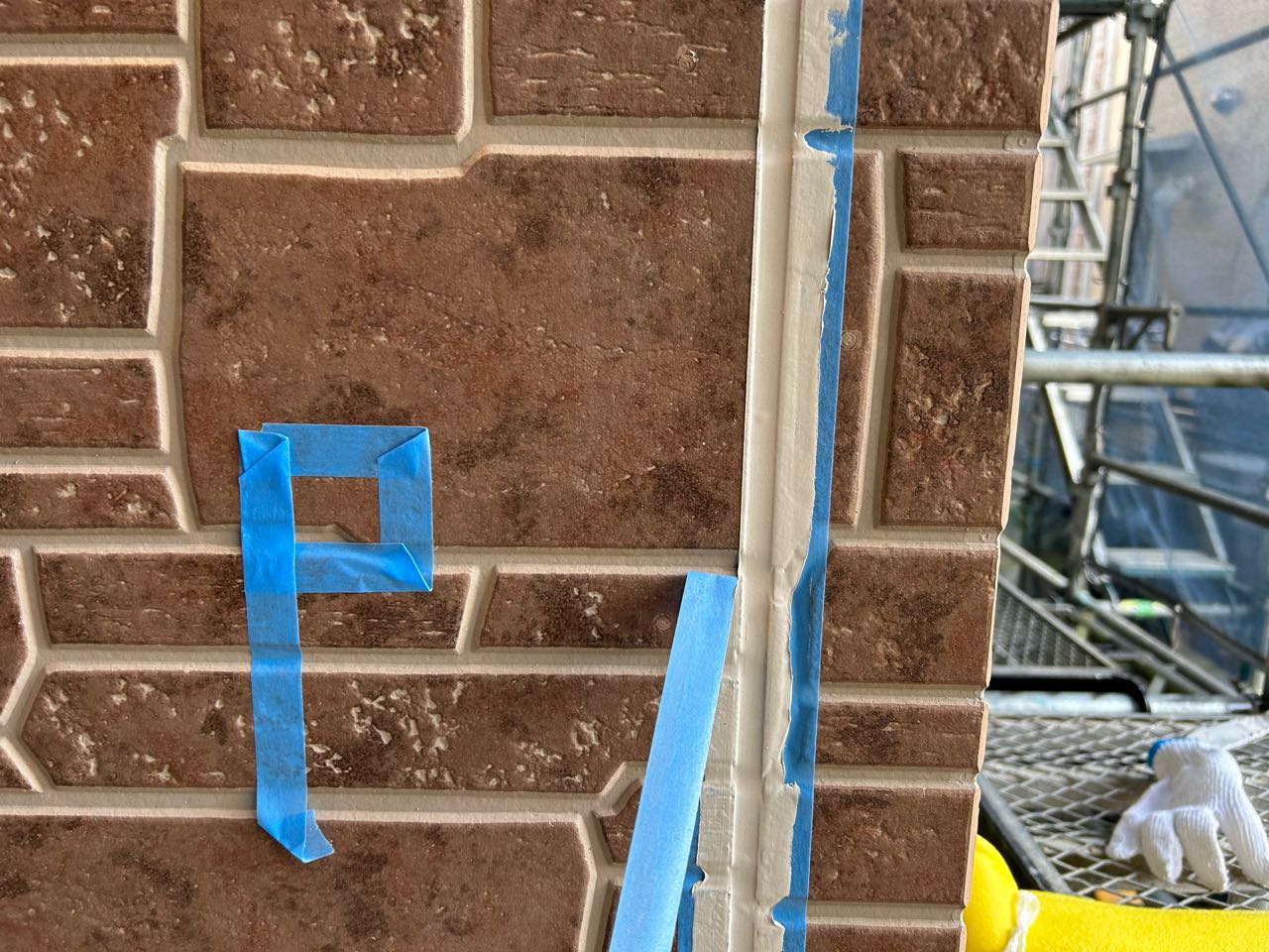 マスキングを剥がします。