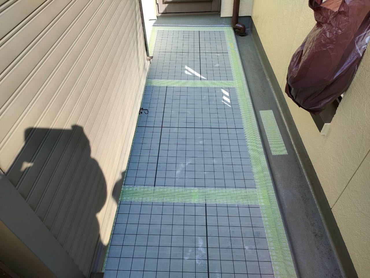 メッシュを貼り強度を上げます。