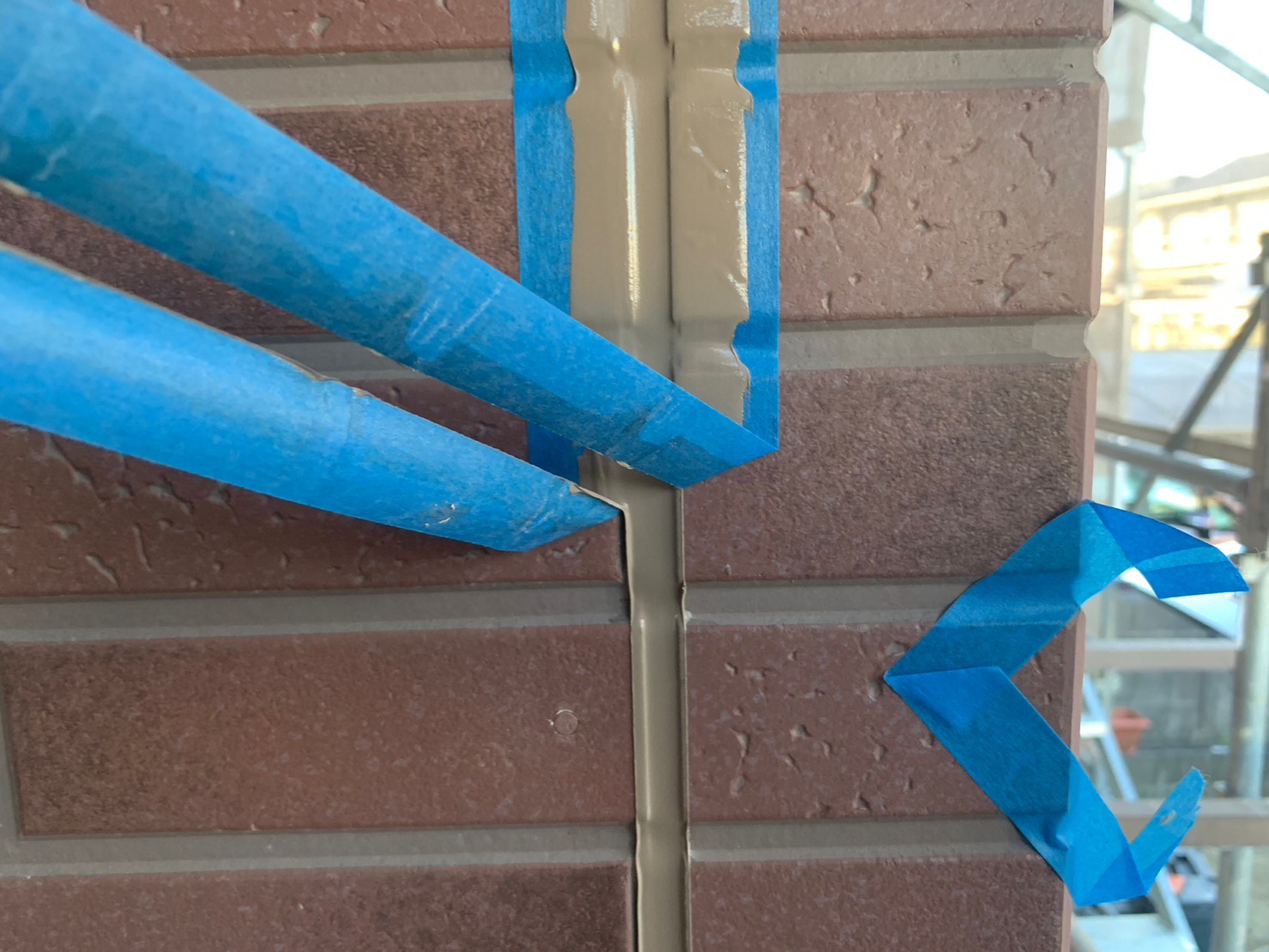 マスキングを剥がします。