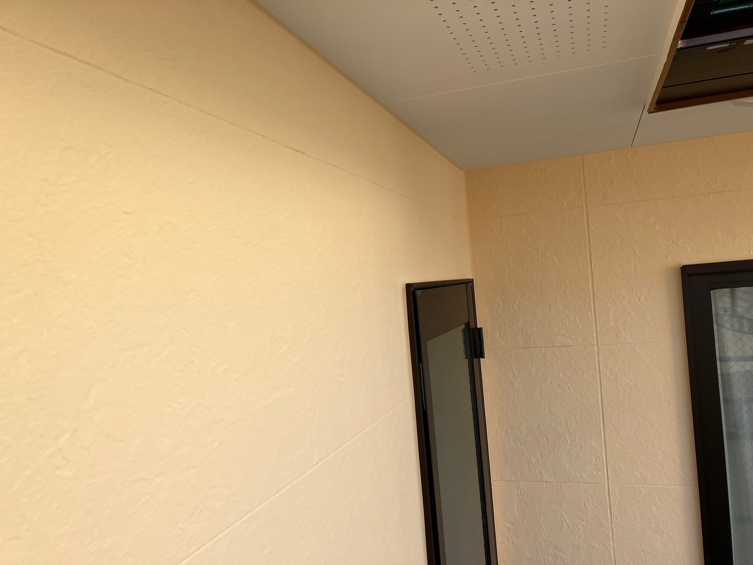 仕上げ塗装2回目完了です。