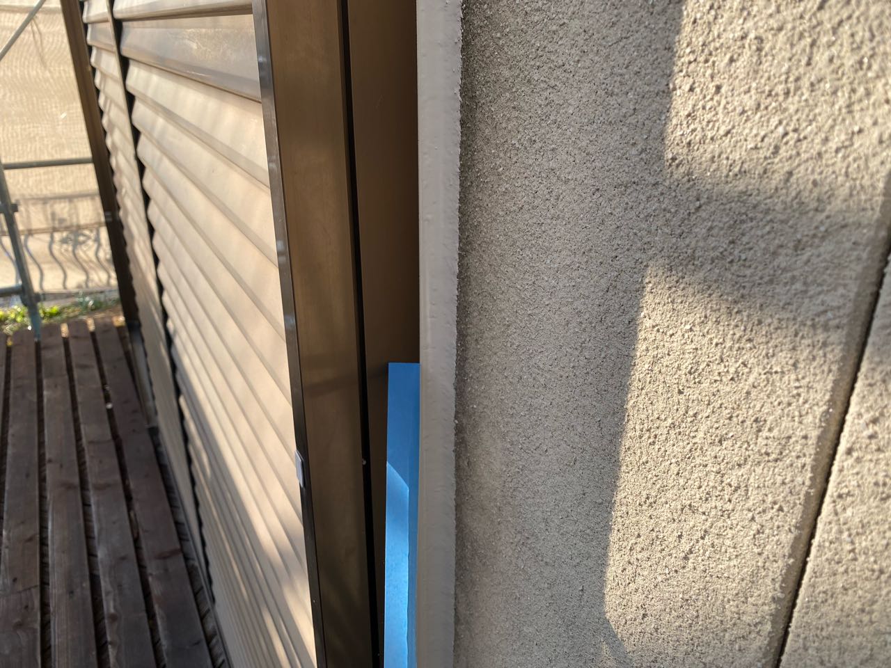 マスキングを剥がします。