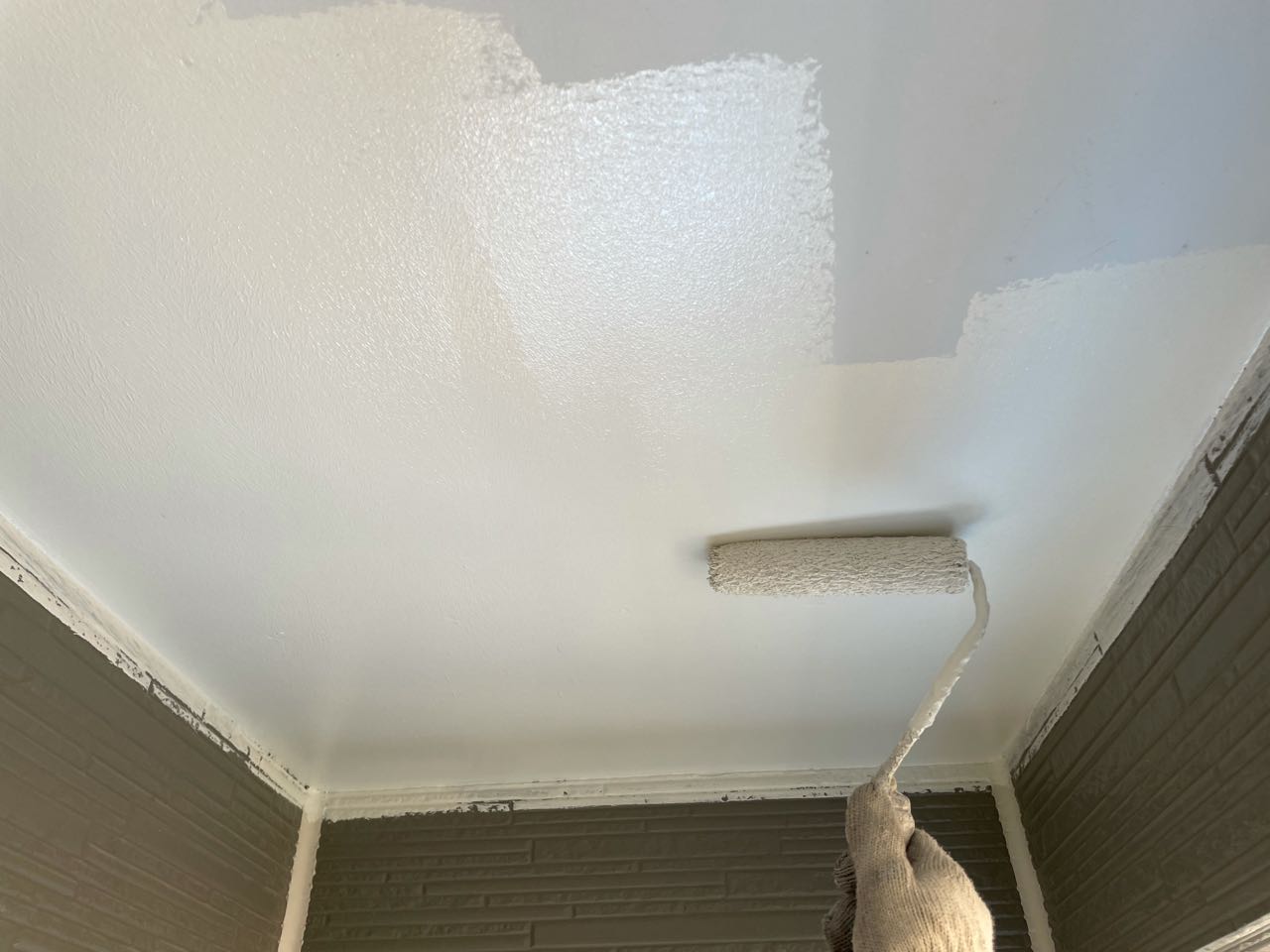 仕上げ塗装2回目です。