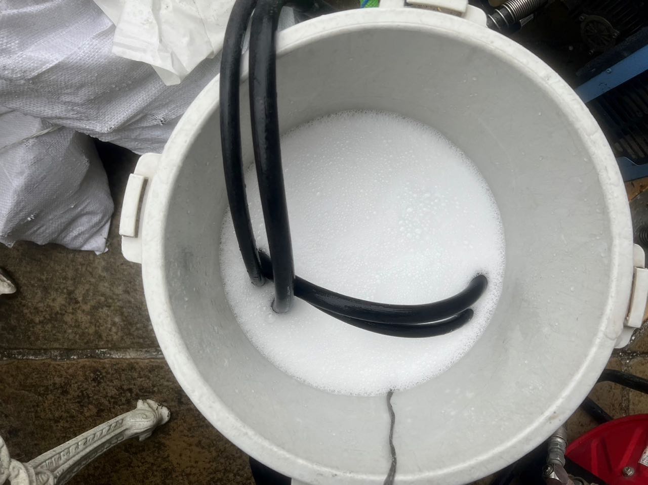 バイオ洗浄原液撹拌。