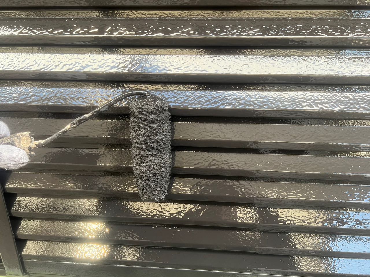 仕上げ塗装2回目です。