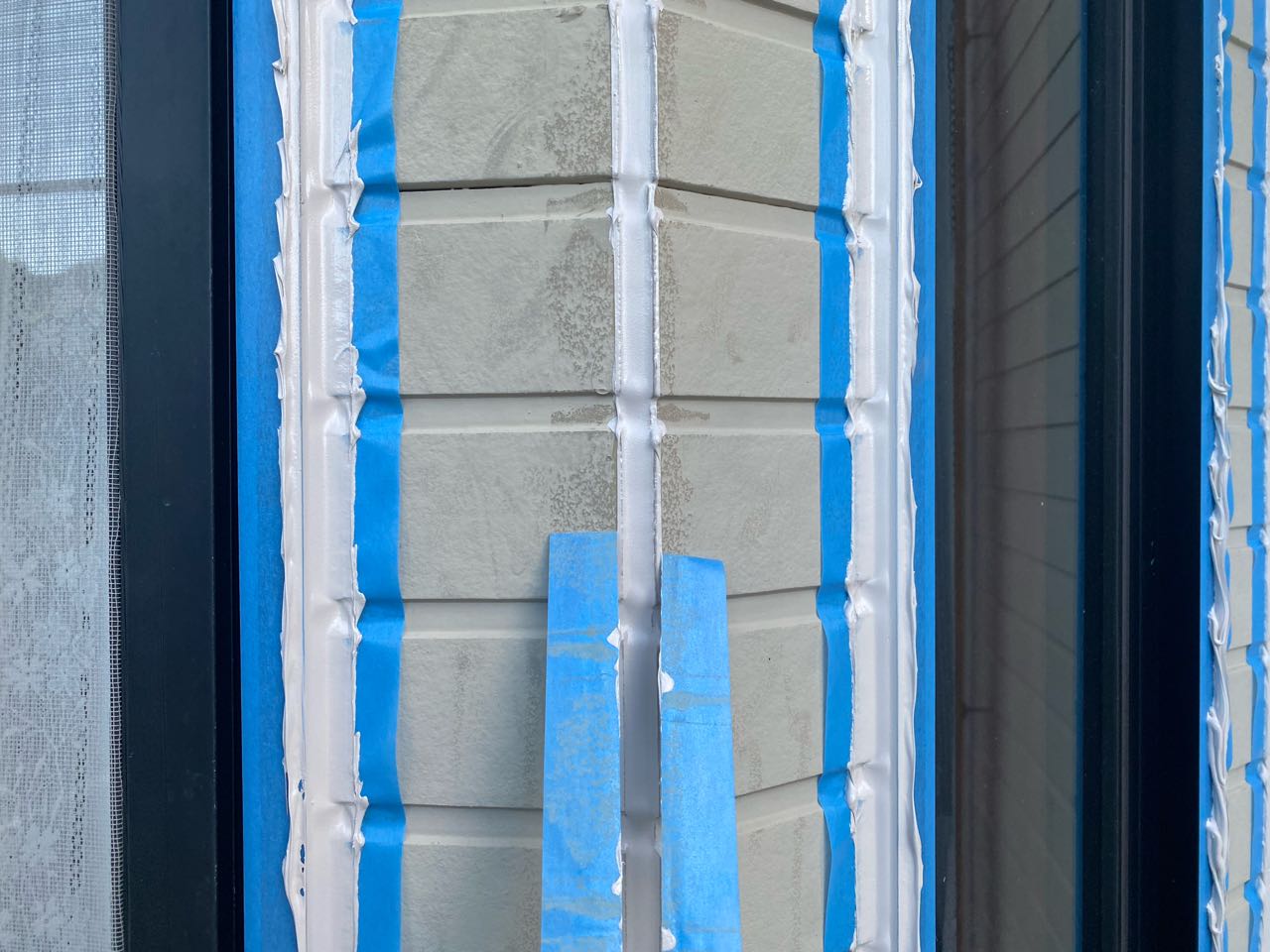 マスキングを剥がします。