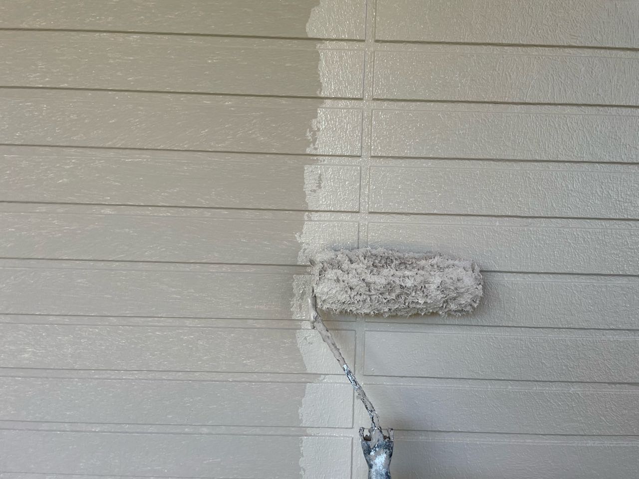 仕上げ塗装2回目です。